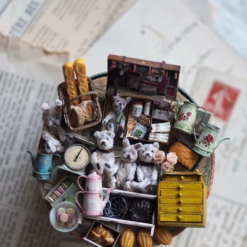 Kiyomi, the Japanese Artist Breathing Life into Vintage Miniatures