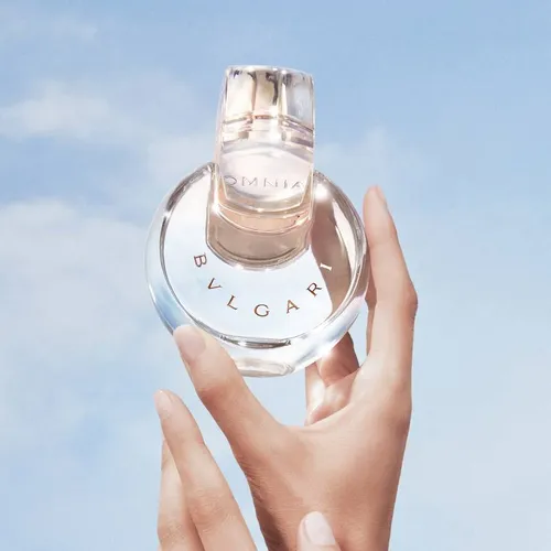 Bvlgari Unveils New Bottle Design for Omnia Fragrance Collection with Actress Kaley Cuoco as the New Face