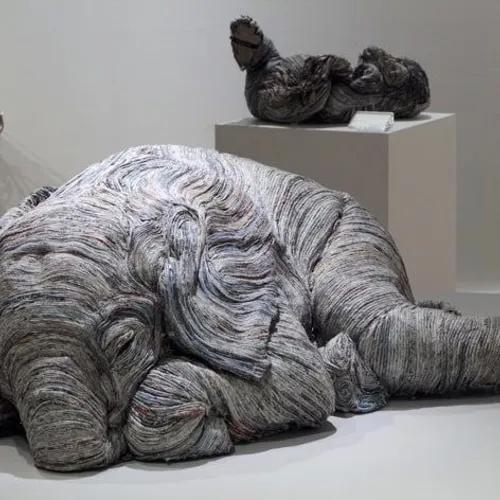 Chi Hitotsumatsu: The Art of Crafting Realistic Animal Sculptures from Recycled Newspaper